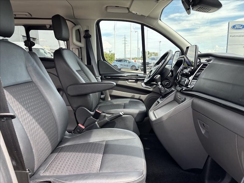 Ford Tourneo Custom 2,0 EcoBlue Titanium X 136kW - fotka 21 z 45