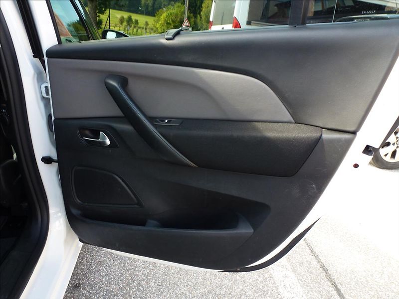 Citroën Grand C4 SpaceTourer 1,2 Pure Tech 130 7míst - fotka 24 z 45