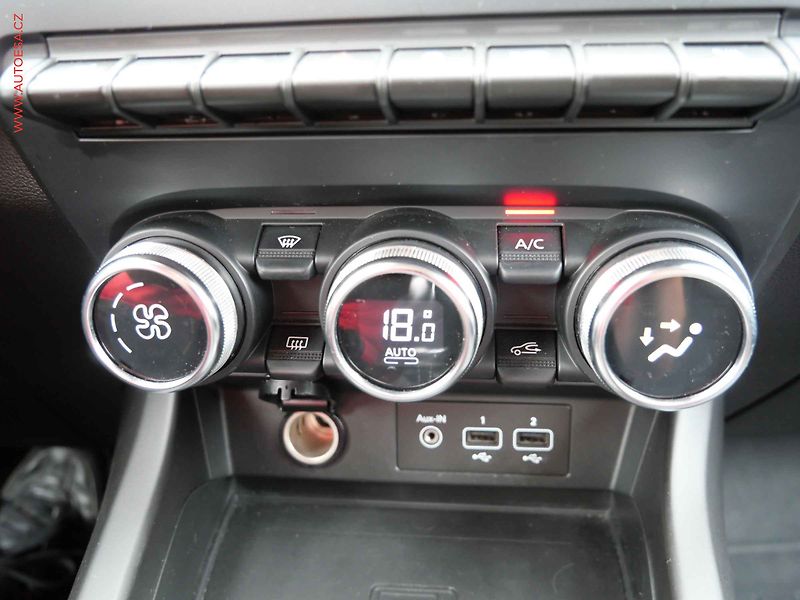Renault Arkana (2023) 1.6 SCe, ČR, AT, LED, navi - fotka 19 z 31