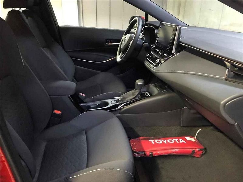 Průměrná cena ojeté Toyoty Corolla je 678 tisíc Kč