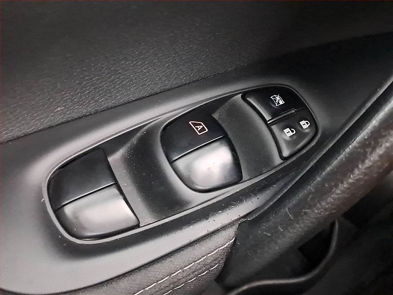 Nissan Qashqai (2016) 1.2 DIG-T, Navi, Tempomat - fotka 22 z 24