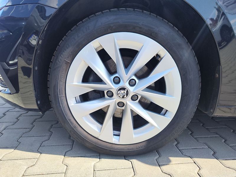 Škoda Octavia 2.0 TDI/110kW Style - fotka 30 z 30