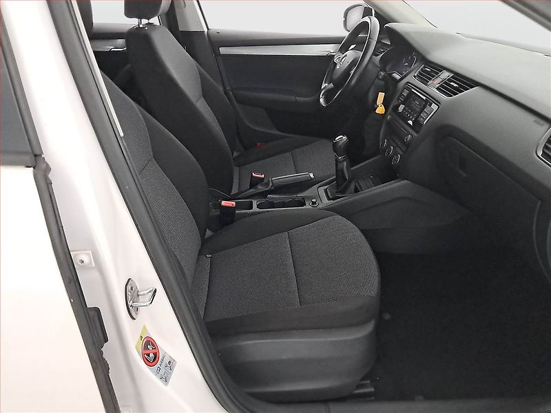 Škoda Octavia (2013) 1.2 TSI, Tempomat - fotka 9 z 17