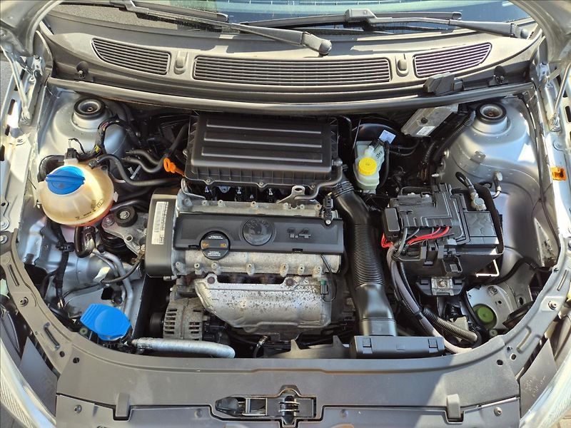 Škoda Fabia (2010) 1,4 i 16V Combi Klima Facelift - fotka 26 z 27