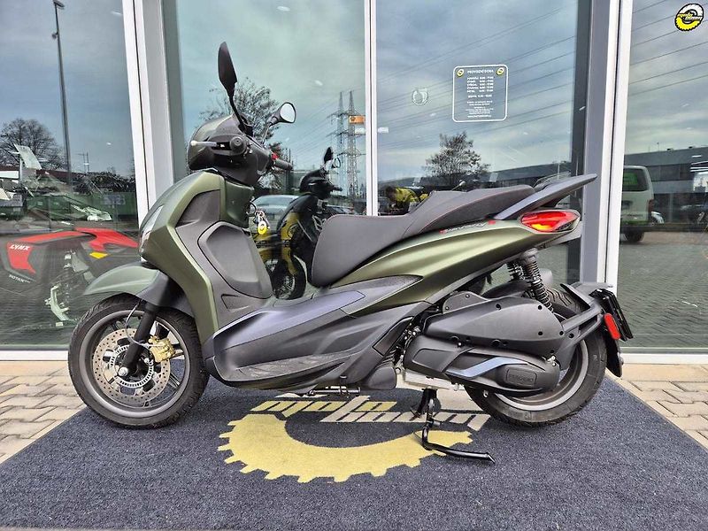Piaggio Beverly 300 S (2024) VÝPRODEJ EURO5 - fotka 7 z 24
