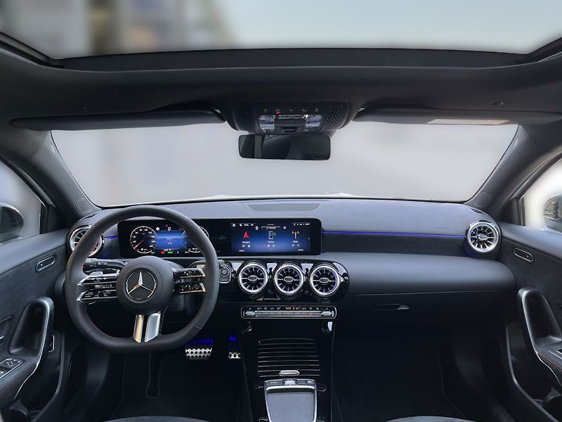 Mercedes-Benz Třídy A A-Třída 250e EQ AMG Night - fotka 14 z 18