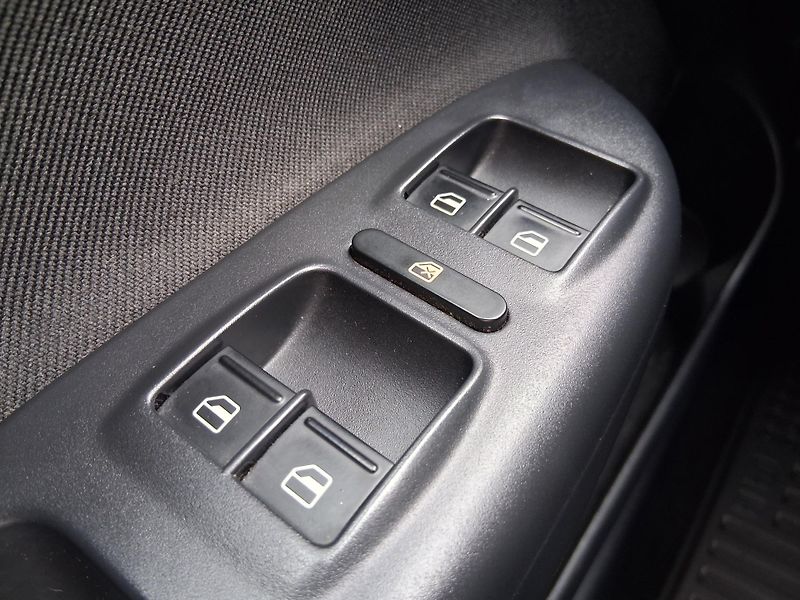 Škoda Octavia SCOUT 2.0 TDI 4x4 103 kW - fotka 17 z 20