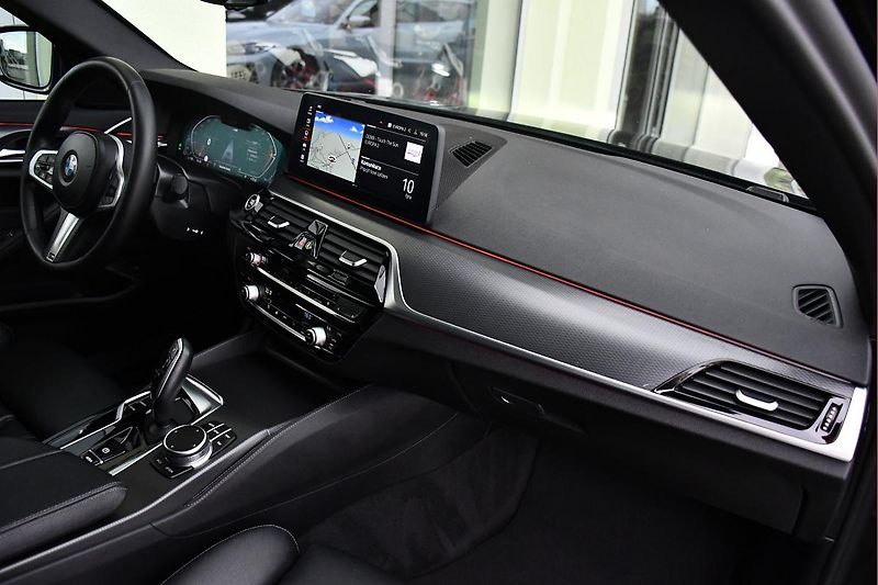 BMW Řada 5 530d xD M-SPORT LASER  - fotka 18 z 46