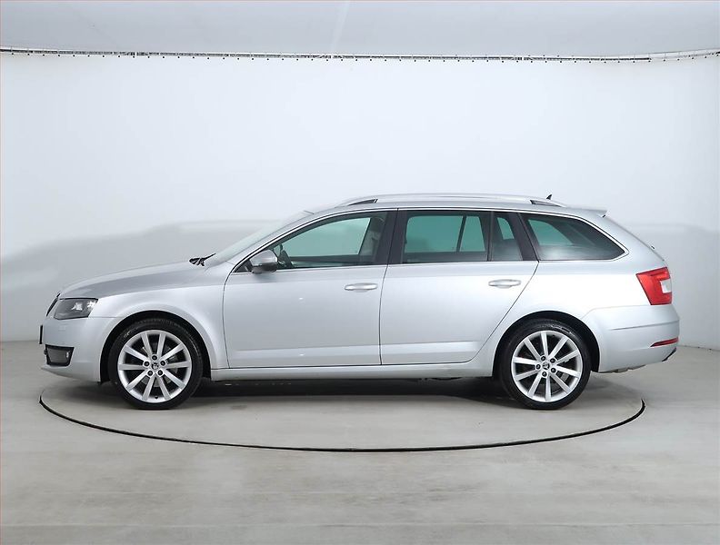 Škoda Octavia (2015) 2.0 TDI, 4X4, Automat, Kůže - fotka 3 z 26