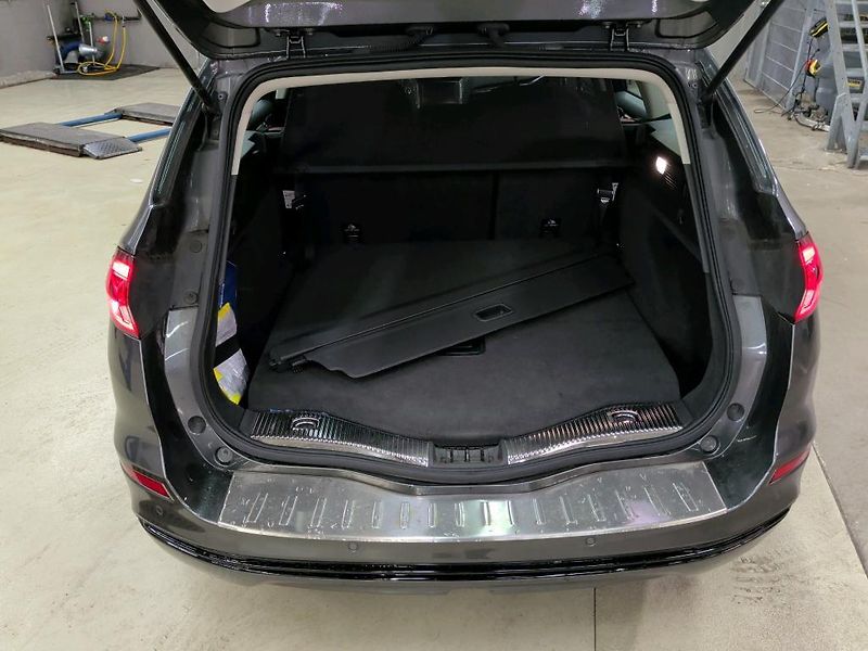 Ford Mondeo (2021) 2.0Eco*TITANIUM*KAMERA*TAŽNÉ*Z - fotka 9 z 11