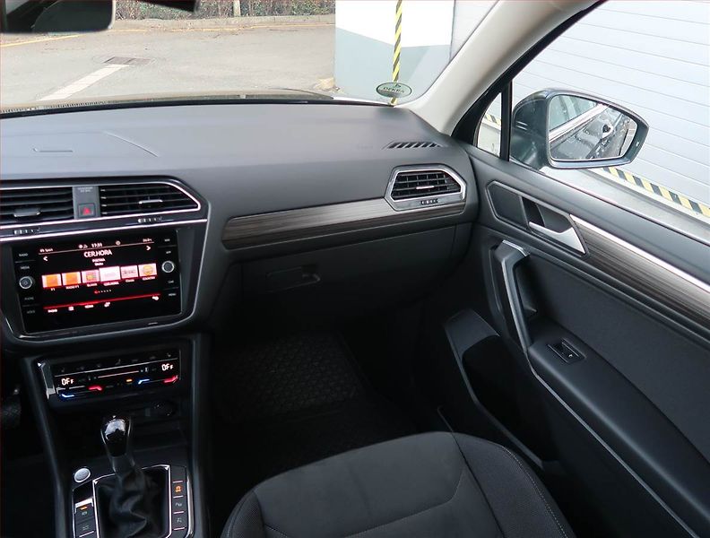 Volkswagen Tiguan Allspace (2023) Elegance 1.5 TSI - fotka 8 z 22