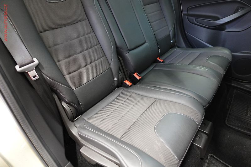 Ford Kuga (2013) 2.0TDCi 4x4, AT, park.čidla - fotka 13 z 22