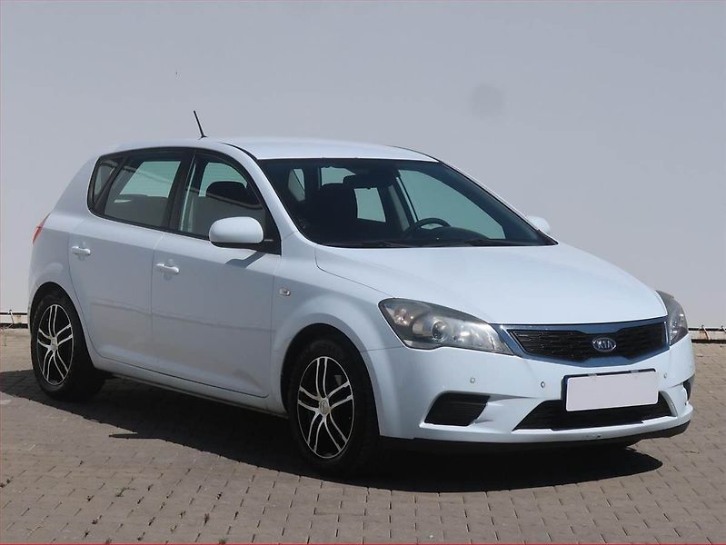 Kia Ceed (2011) 1.4 CVVT, Serv.kniha - fotografie inzerátu