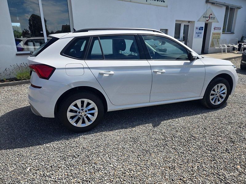 Škoda Kamiq (2023) 1.0 TSI - fotka 2 z 17