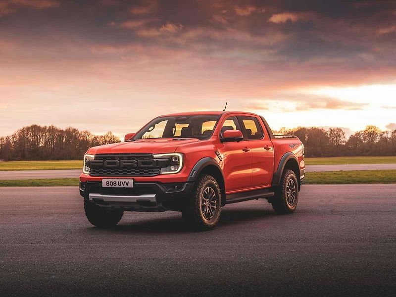 Ford Ranger Raptor v plné jízdě