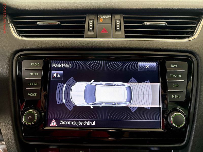 Škoda Octavia (2013) 2.0TDI, Navi, bixen - fotka 14 z 16