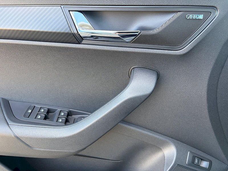 Škoda Karoq (2025) DSG 1.5 TSI / 110kW / SPORTLIN - fotka 19 z 35
