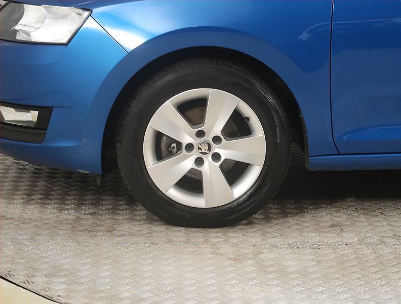 Škoda Rapid (2019) 1.0 TSI, Park. senzory - fotka 14 z 17