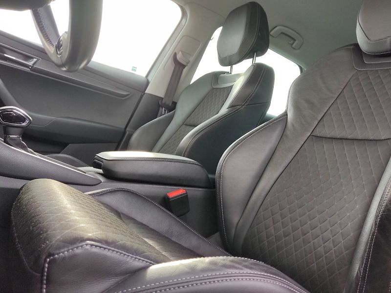 Škoda Karoq (2021) Style Plus 1,5 Tsi 110 Kw DSG - fotka 24 z 39