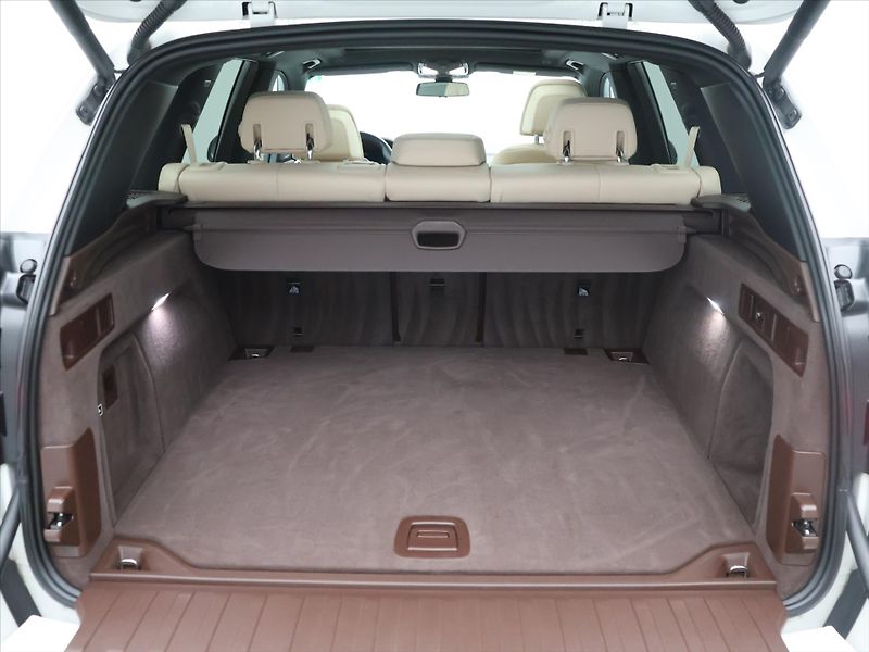 BMW X5 3,0 40 250kW xDrive Mpaket DPH - fotka 10 z 42