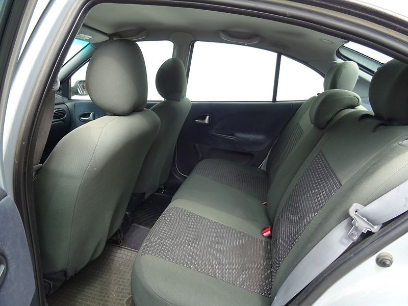 Renault Mégane (2002) 1.6i 16V,79kW,el.okna - fotka 13 z 18