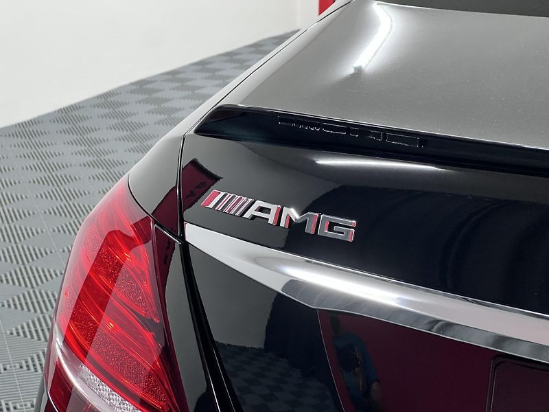 Mercedes-Benz Třídy E E 63s AMG, 4.0i 450 kW 113 Tkm - fotka 12 z 57