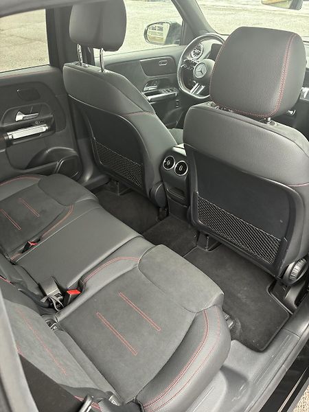 Mercedes-Benz GLB (2024) 200d 4MATIC - fotka 8 z 13