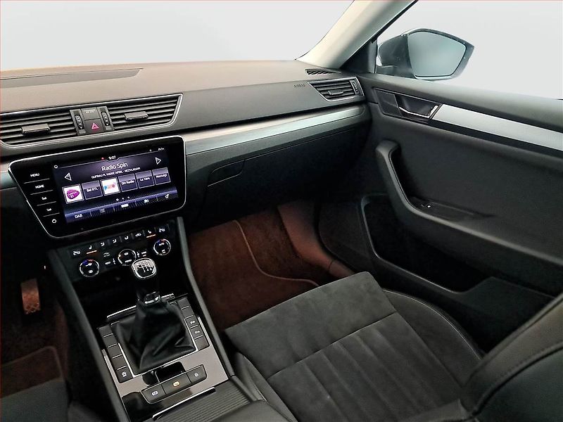 Škoda Superb (2018) 2.0 TDI, Kůže, Navi, Bi-Xenony - fotka 8 z 19