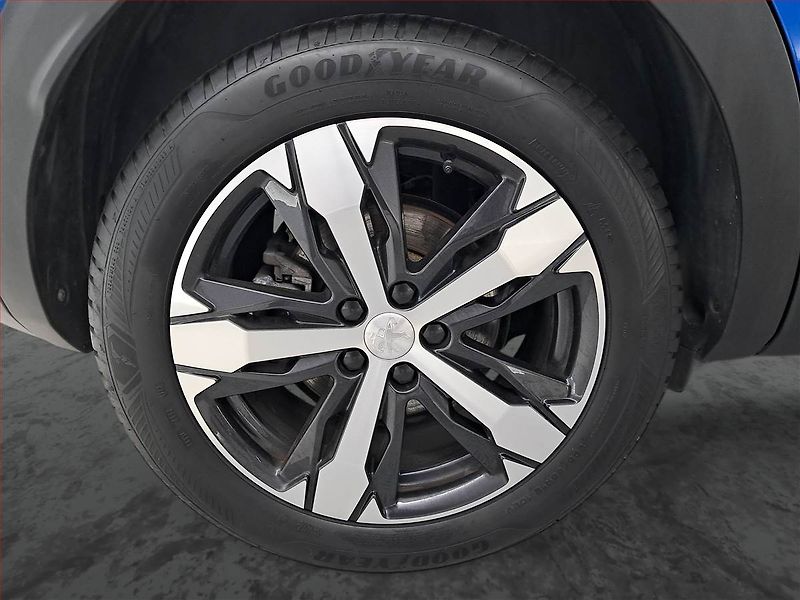 Peugeot 3008 (2023) 1.2 PureTech - fotka 15 z 19
