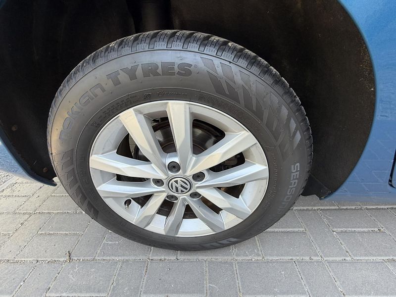 Volkswagen Touran (2018) Highline 1,4 TSI DSG, odpočet - fotka 35 z 37