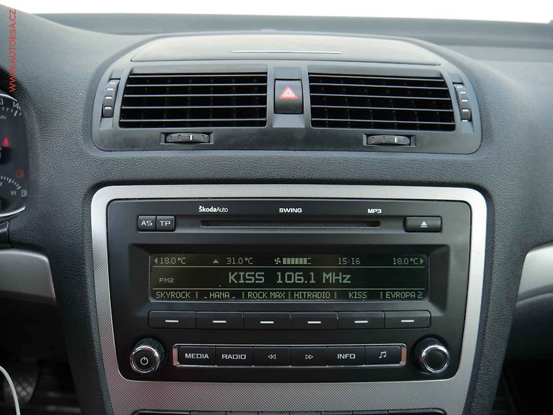 Škoda Octavia (2009) 1.4 TSI, ČR, AC, park.čidla - fotka 12 z 13