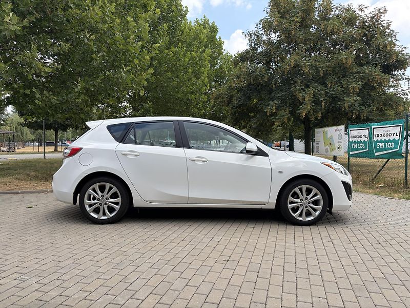 Mazda 3 1.6 90th Anniversary - fotka 11 z 27