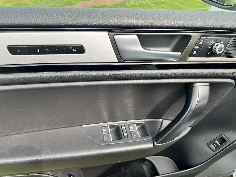 Volkswagen Touareg 3.0TDI 180KW,TZ,KůŽE,ROZVODY!! - fotka 33 z 52