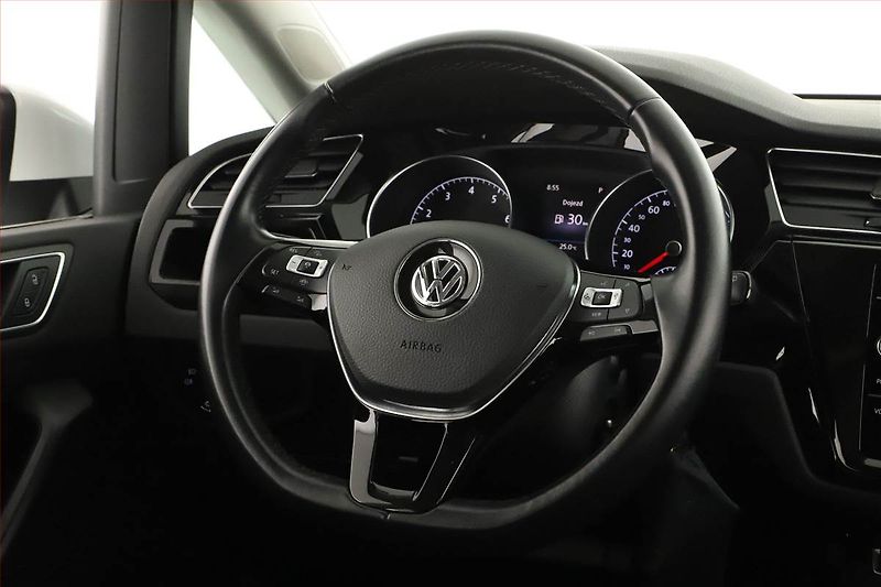 Volkswagen Touran (2019) 1.5 TSI - fotka 13 z 15