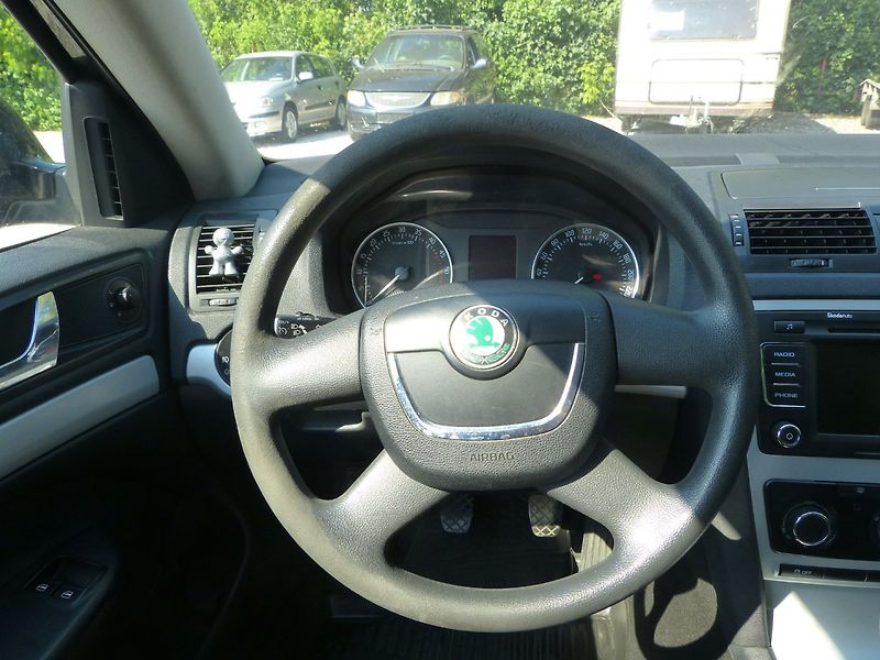 Škoda Octavia 1.6 TDI - fotka 16 z 18