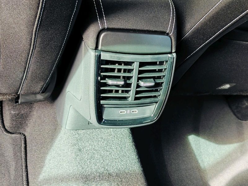 Škoda Scala (2024) 1,5 TSI 110 kW Monte Carlo DSG - fotka 16 z 44