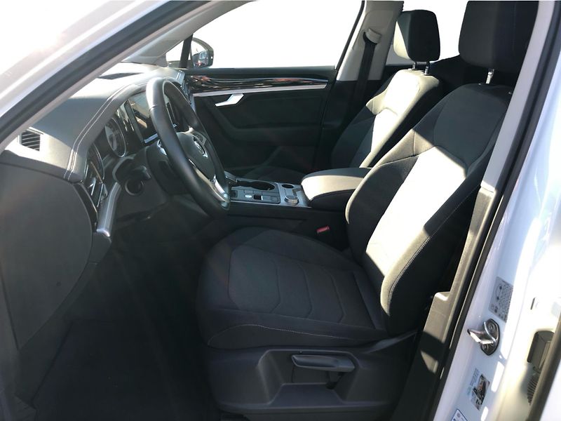 Volkswagen Touareg 3,0 TDI V6 4Motion - fotka 11 z 27