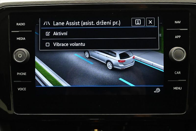 Volkswagen Passat 1,4 GTE 160 kW DSG Záruka až 5 - fotka 23 z 35