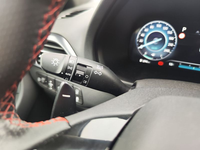 Hyundai i30 1.5 T-GDI/103kW N-Line DCT - fotka 30 z 35