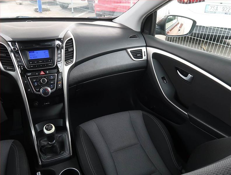 Hyundai i30 (2012) 1.6 GDI, Serv.kniha, Tempomat - fotka 8 z 18