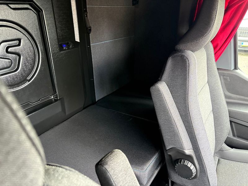Renault Master (2026) 170k AUT, 8EP, Spojkar, 2lůžka - fotka 19 z 26