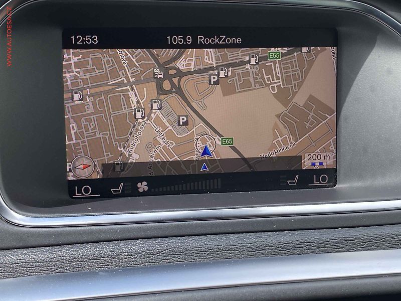 Volvo V40 (2018) 2.0i, AT, LED, kamera - fotka 16 z 18