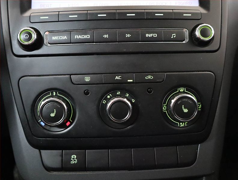 Škoda Yeti (2012) 1.2 TSI, Serv.kniha - fotka 15 z 18