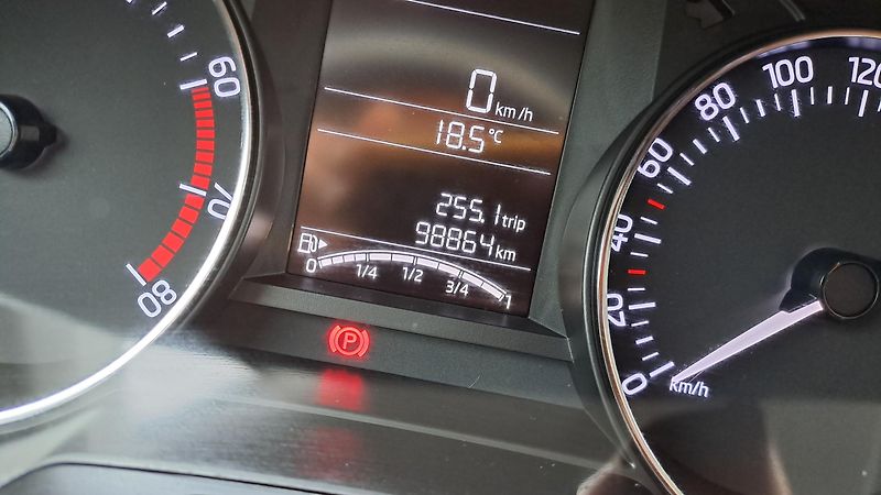 Škoda Fabia 1.0 TSI70 Ambiente+ - fotka 20 z 27