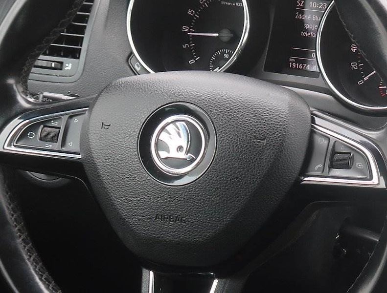 Škoda Yeti (2014) Elegance 2.0 TDI, 4X4 - fotka 25 z 25