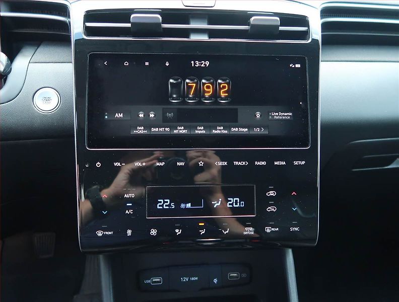 Hyundai Tucson (2021) Style 1.6 T-GDI - fotka 12 z 17