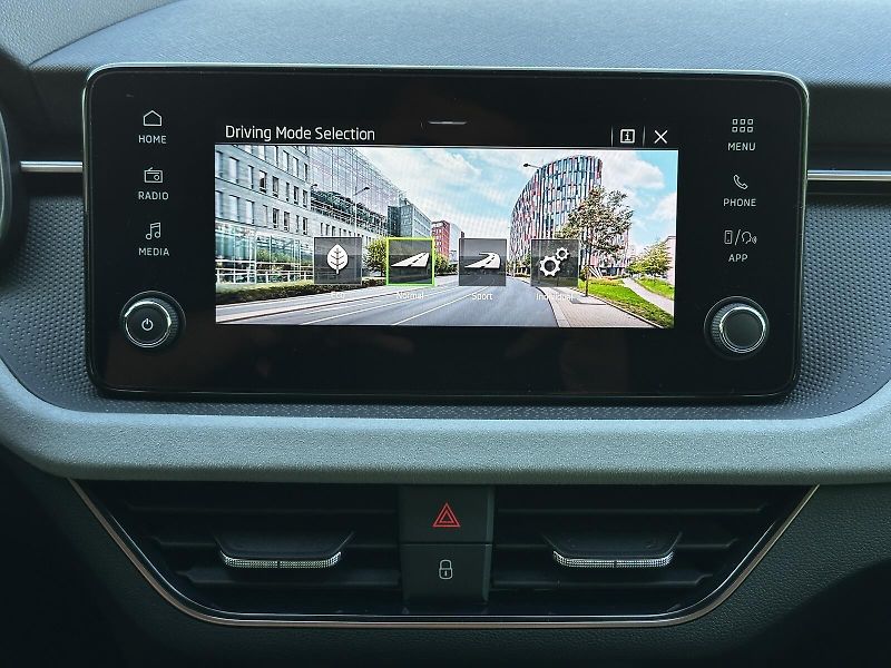 Škoda Scala 1.0TSi TOP & Selection 116PS D - fotka 24 z 31