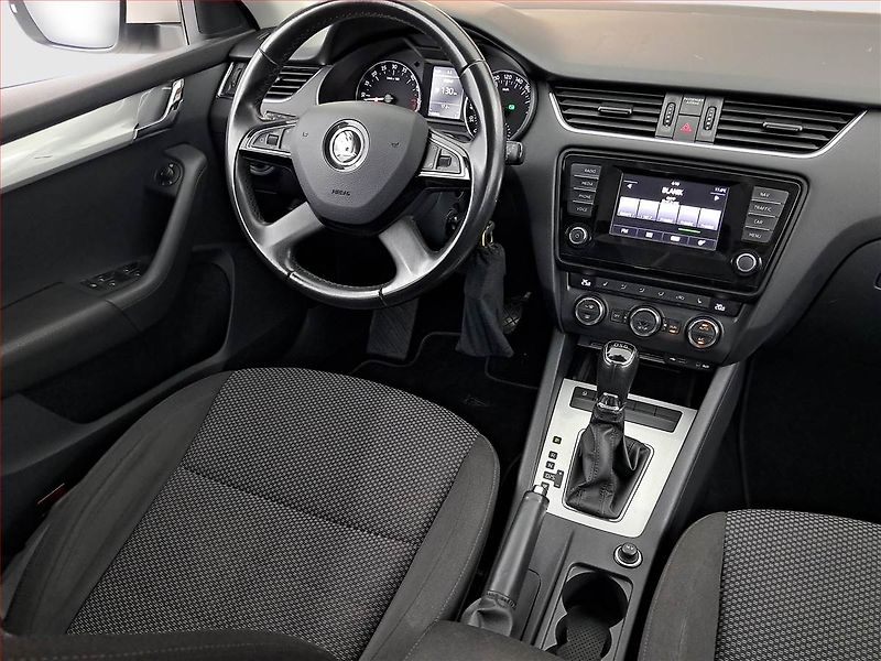 Škoda Octavia (2013) 1.6 TDI, Automat, Navi - fotka 7 z 16
