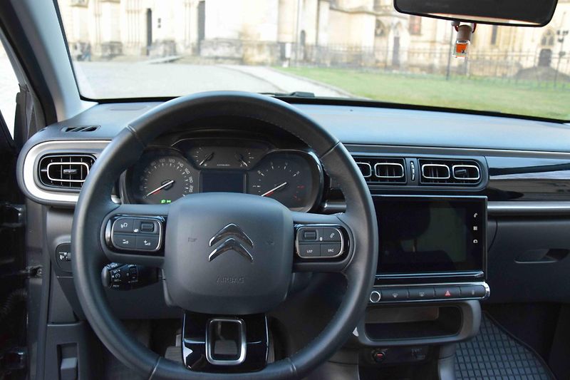 Citroën C3 (2023) 1.2 PureTech 81kWS&S Shine - fotka 25 z 26