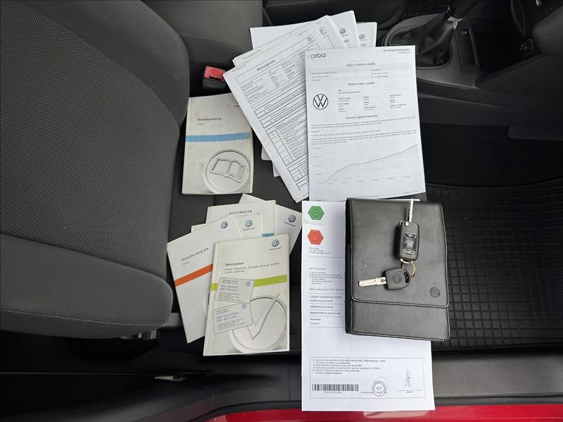 Volkswagen Caddy 1,6 TDI MAXI 7míst Webasto - fotka 43 z 50